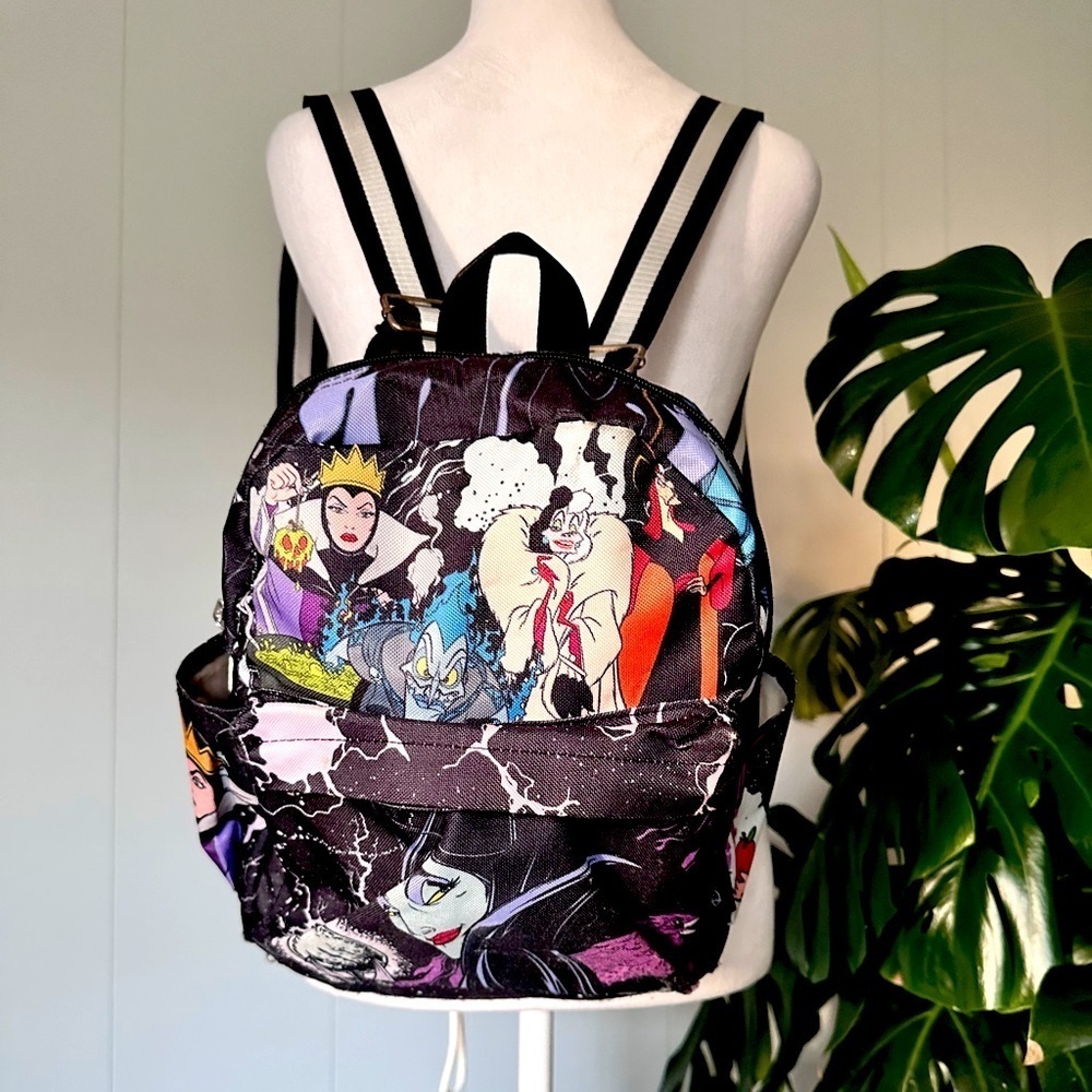 Disney Villains 🦹 mini Backpack excellent condition